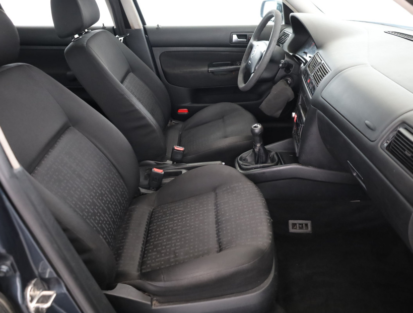 Volkswagen Golf, 2000