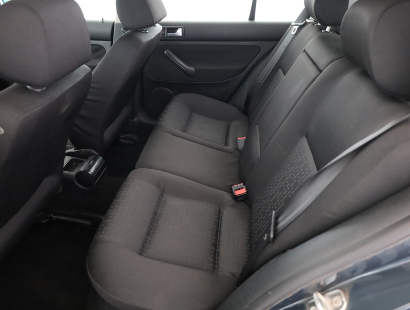 Volkswagen Golf, 2000