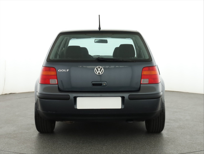 Volkswagen Golf, 2000