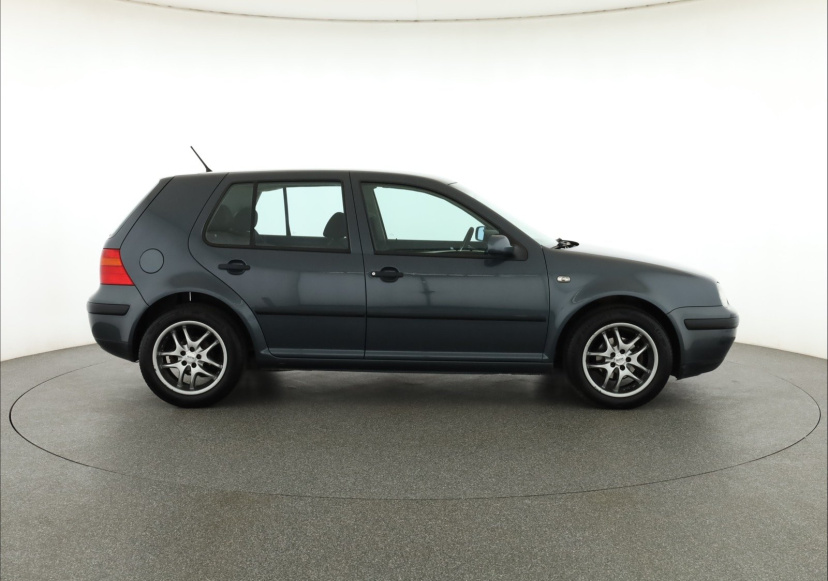 Volkswagen Golf, 2000