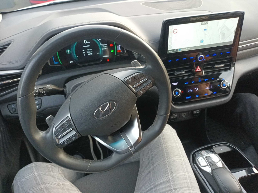 Hyundai Ioniq, 2022