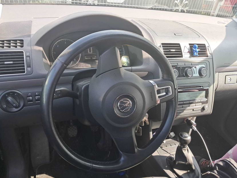 Volkswagen Touran, 2010