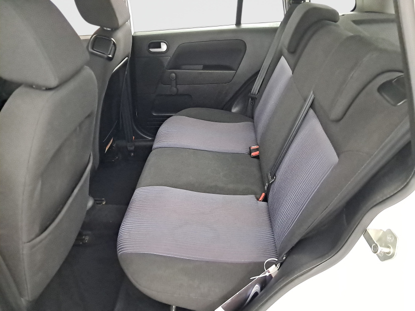 Ford Fusion, 2011