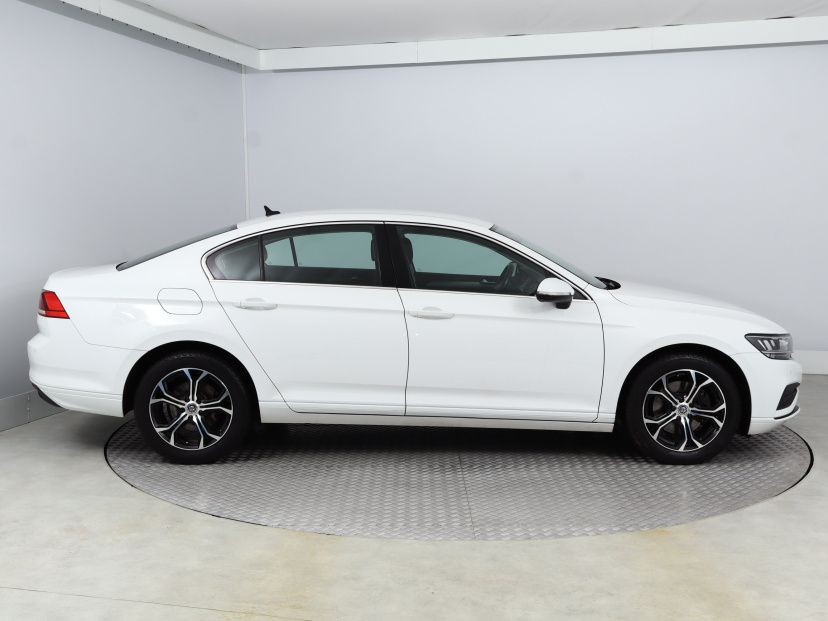Volkswagen Passat, 2020