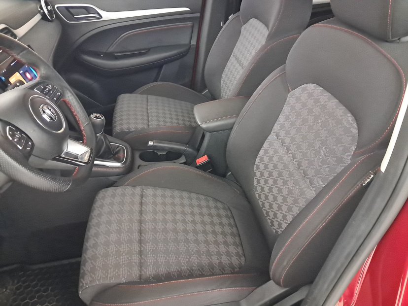 MG ZS SUV, 2024