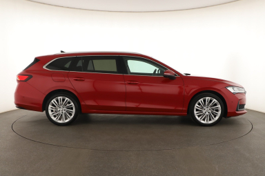 Škoda Superb - 2024
