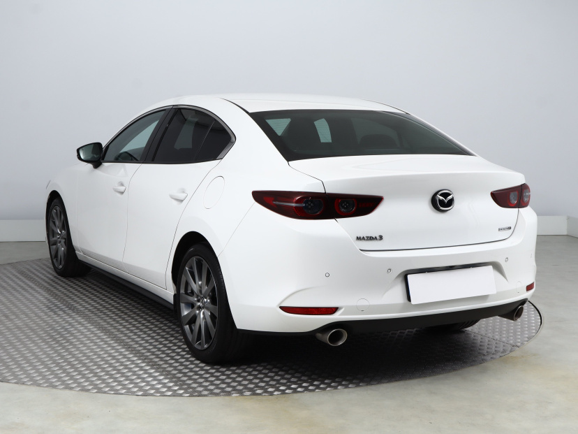 Mazda 3, 2021