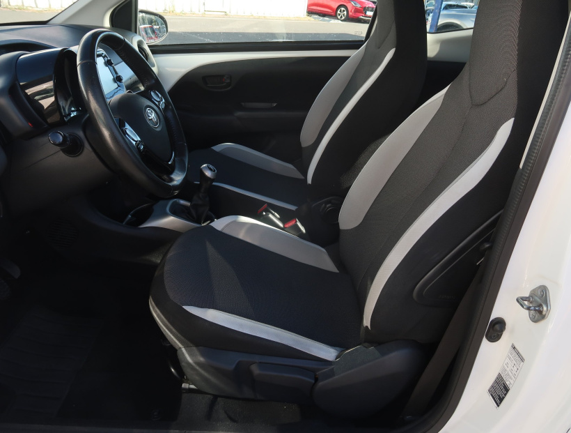 Toyota Aygo, 2015