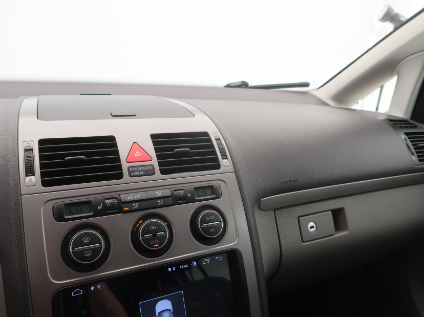 Volkswagen Touran, 2009