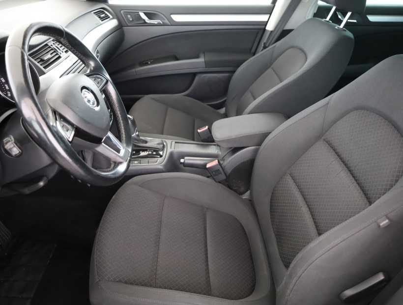 Škoda Superb, 2013