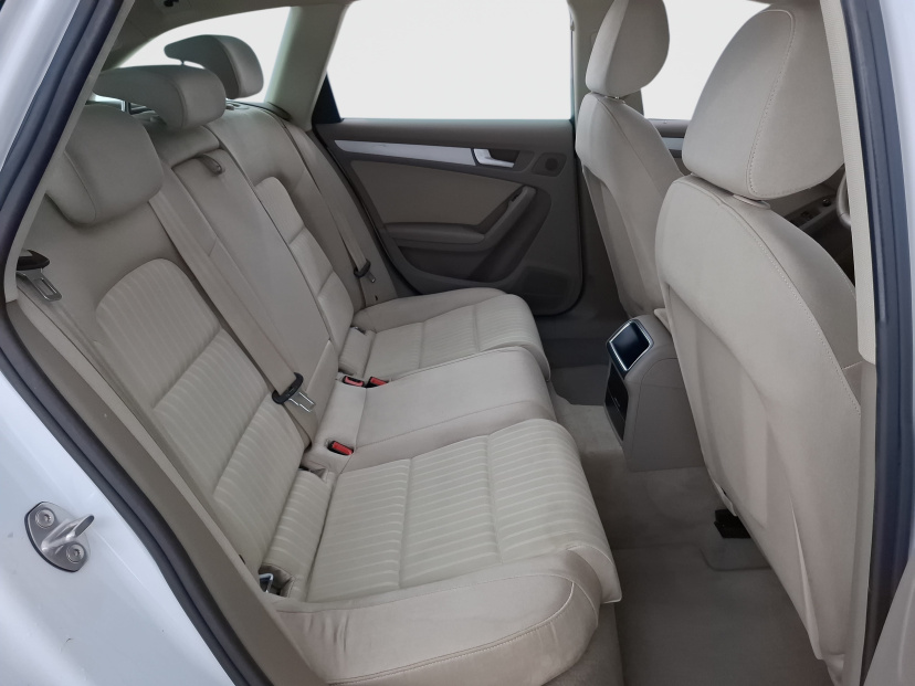 Audi A4, 2011