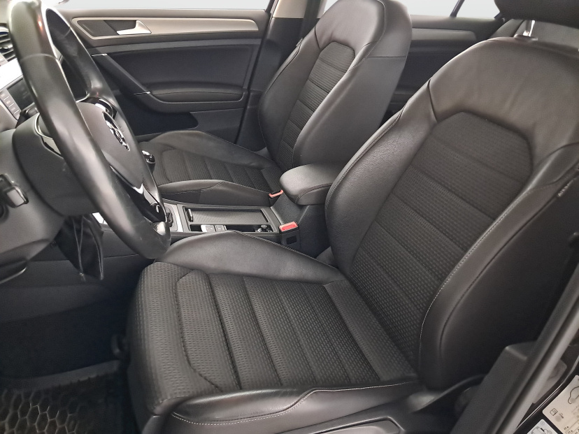 Volkswagen Golf, 2015