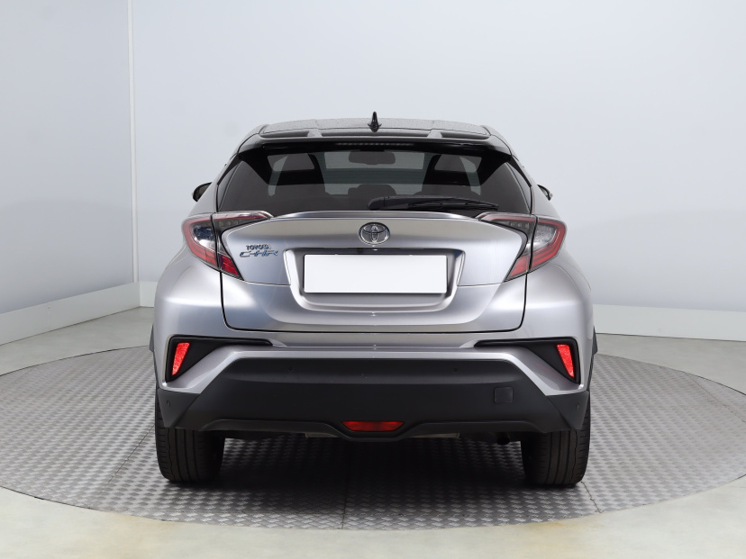 Toyota C-HR, 2017