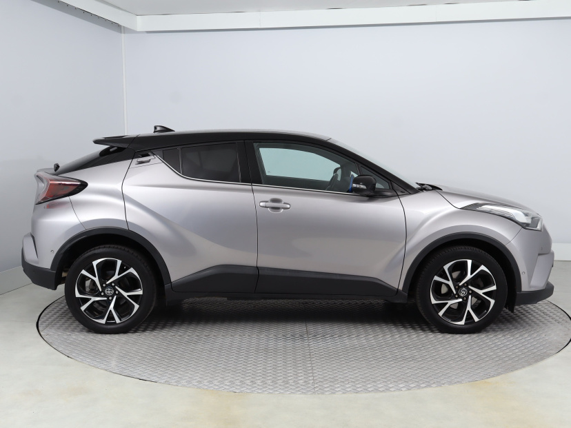Toyota C-HR, 2017