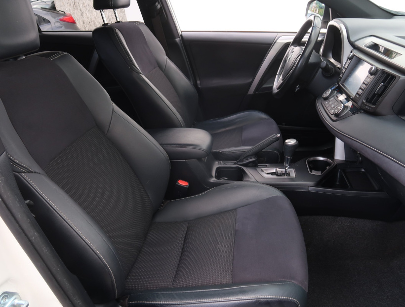Toyota RAV 4, 2017