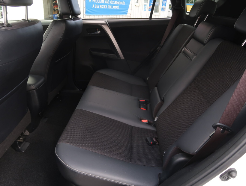 Toyota RAV 4, 2017
