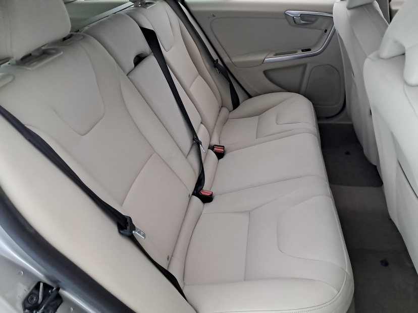 Volvo V60, 2011