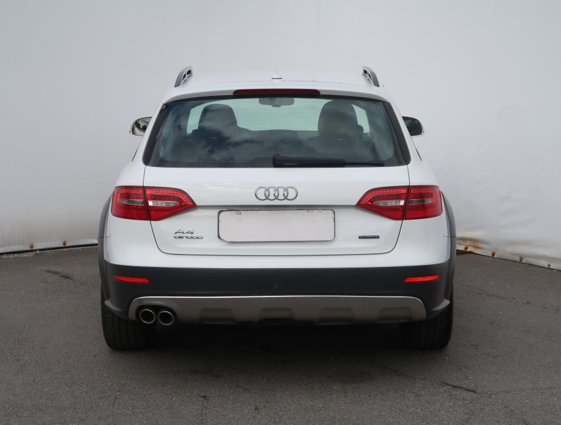 Audi A4 Allroad, 2015
