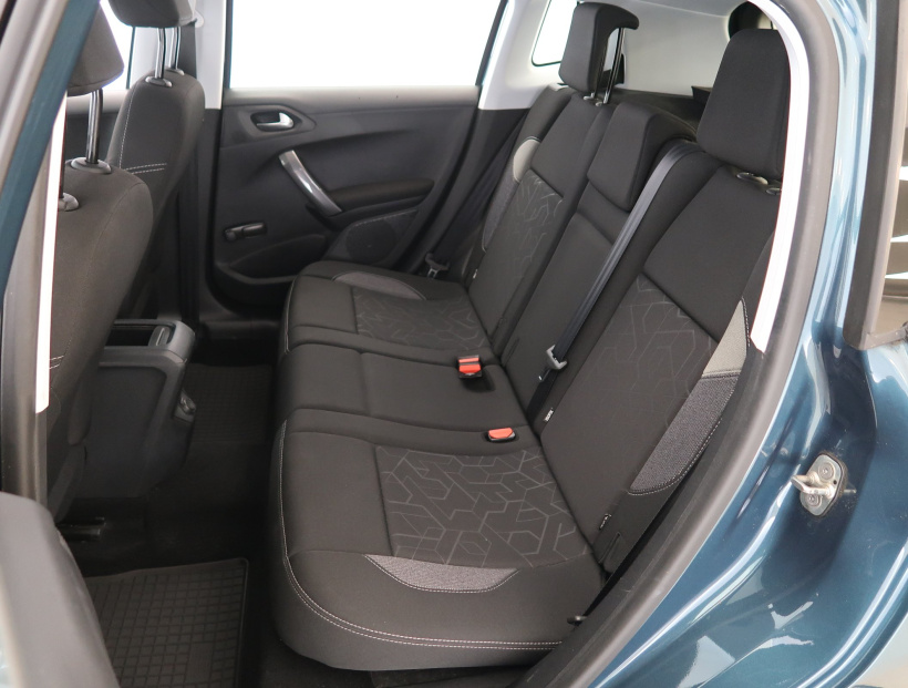 Peugeot 2008, 2017