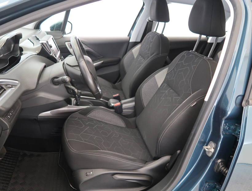 Peugeot 2008, 2017