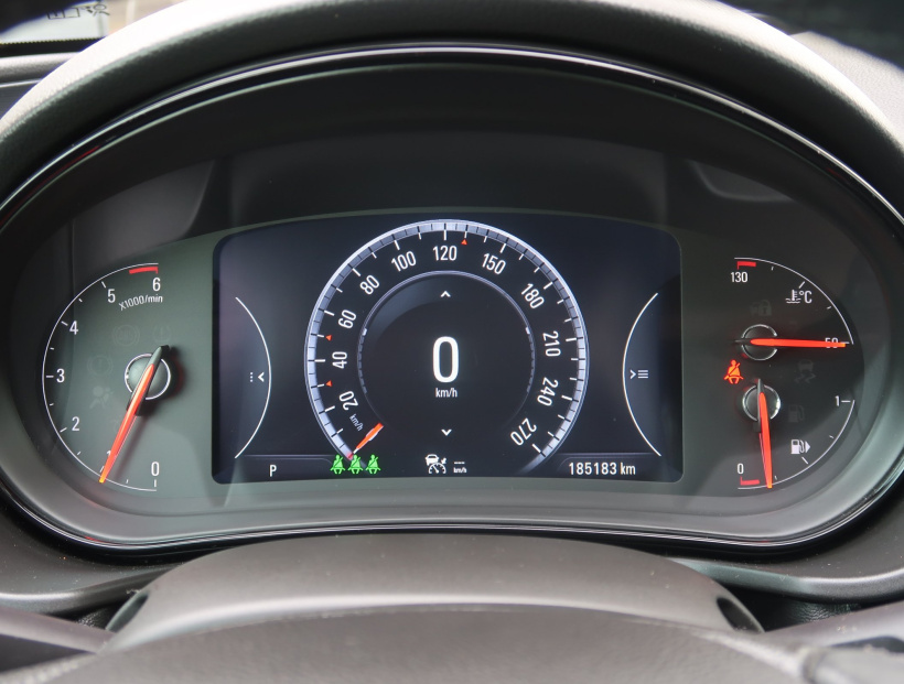 Opel Insignia, 2015