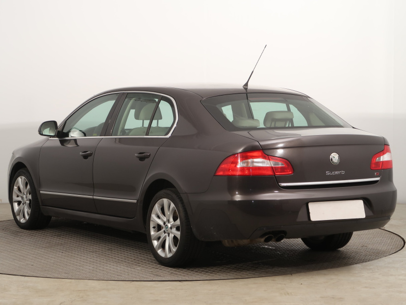 Škoda Superb, 2009