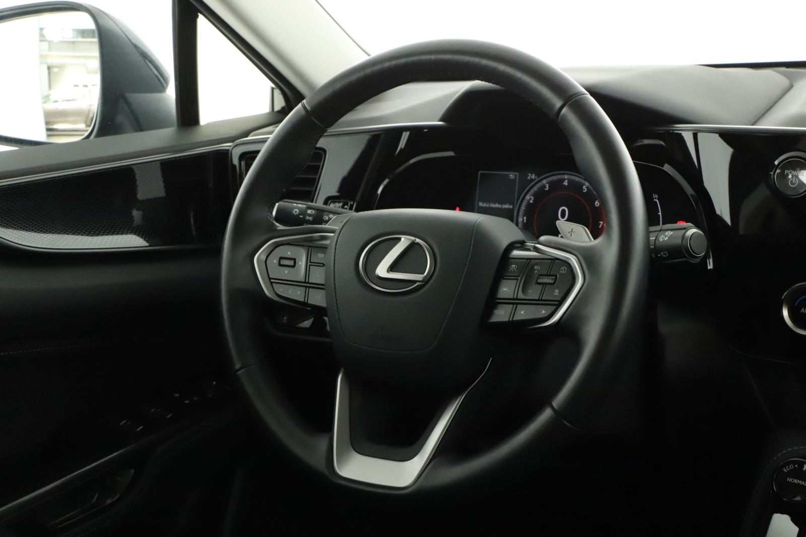 Lexus NX - 2023