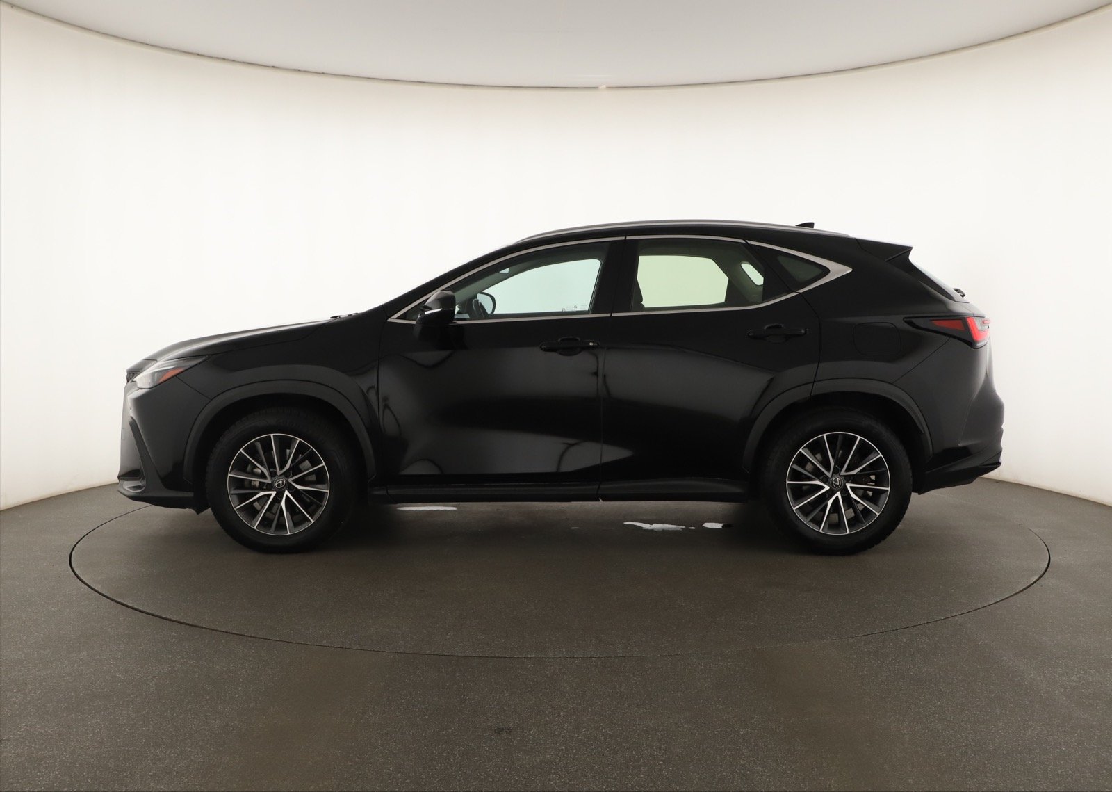Lexus NX - 2023