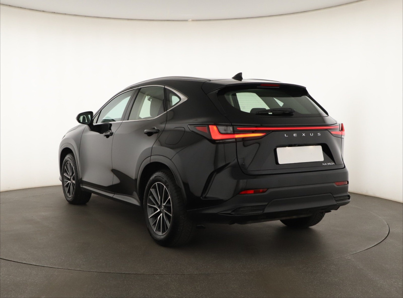 Lexus NX, 2023