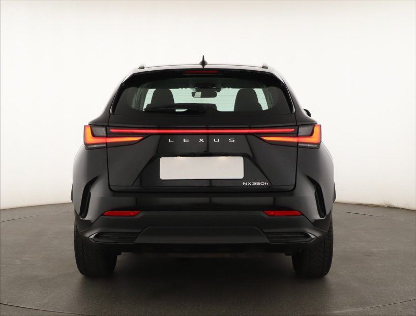 Lexus NX, 2023