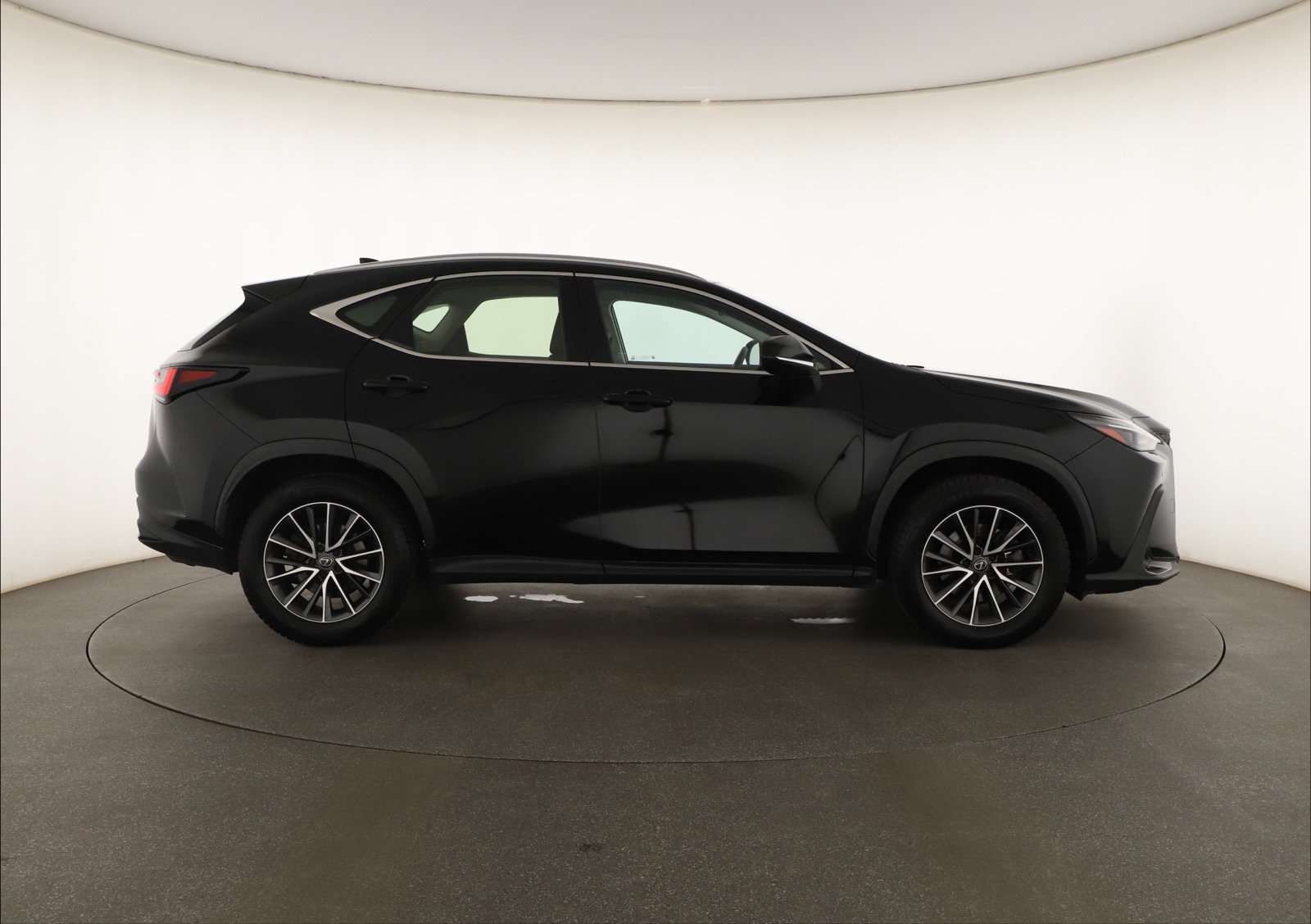Lexus NX - 2023