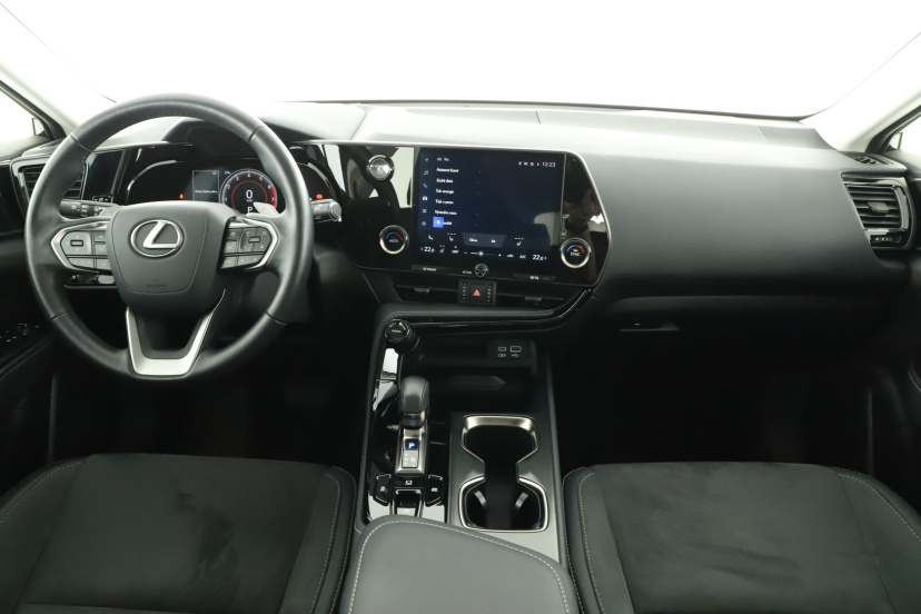 Lexus NX, 2023