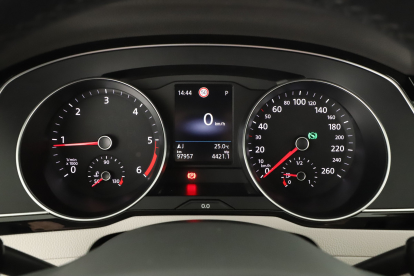 Volkswagen Passat, 2022