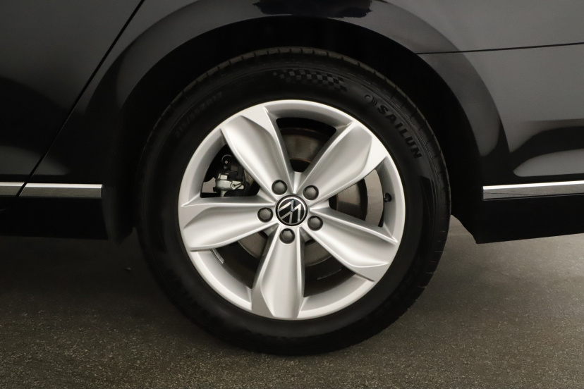 Volkswagen Passat, 2022