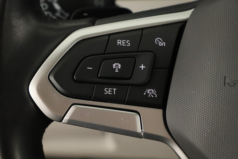 Volkswagen Passat, 2022