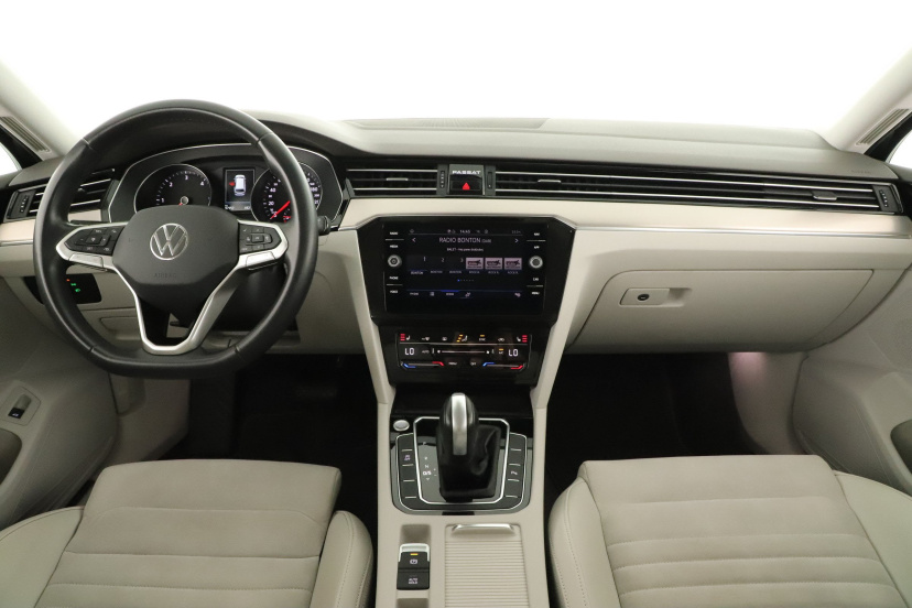 Volkswagen Passat, 2022