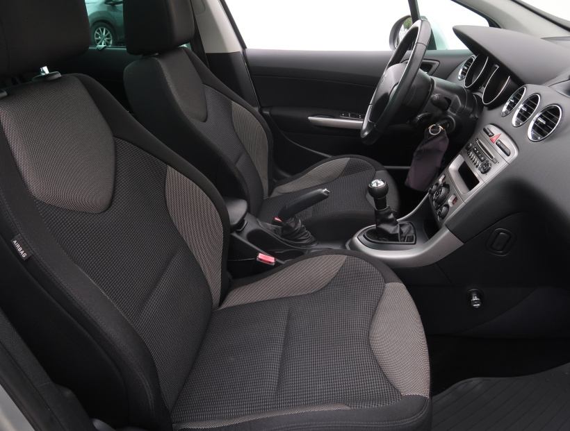 Peugeot 308, 2011