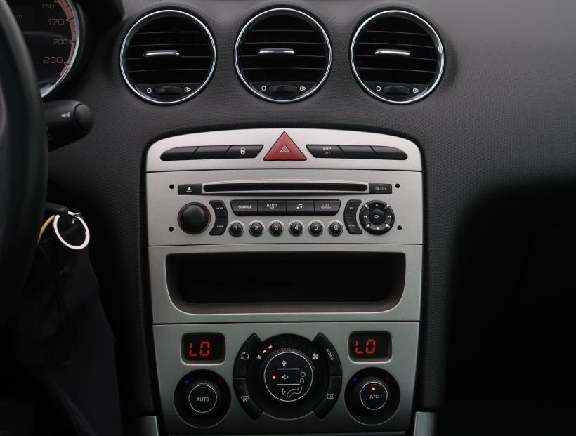 Peugeot 308, 2011