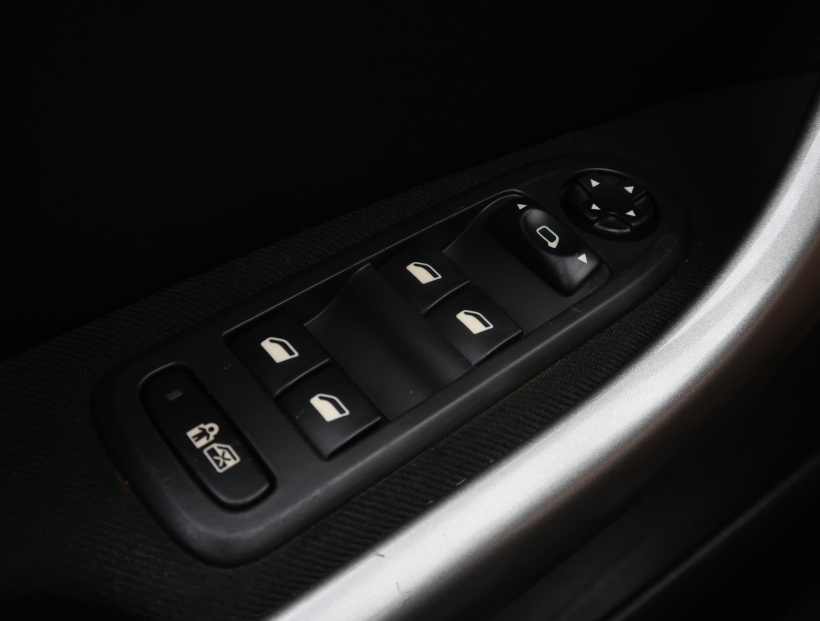Peugeot 308, 2011