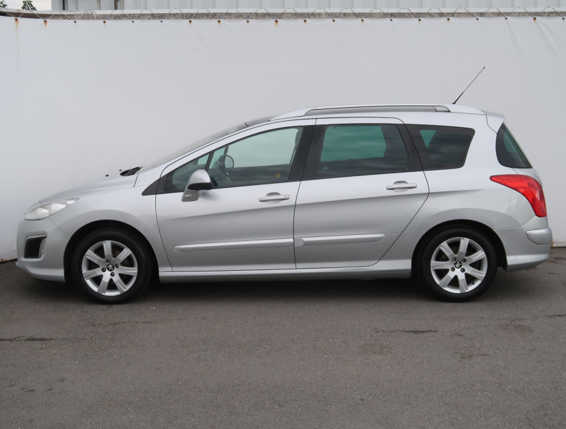 Peugeot 308, 2011