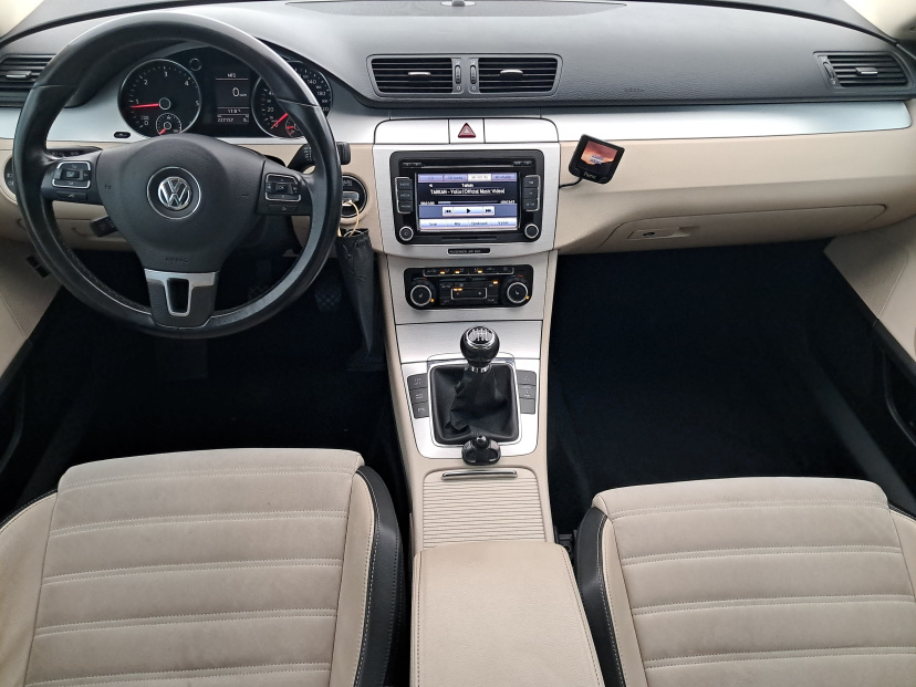 Volkswagen Passat CC, 2010