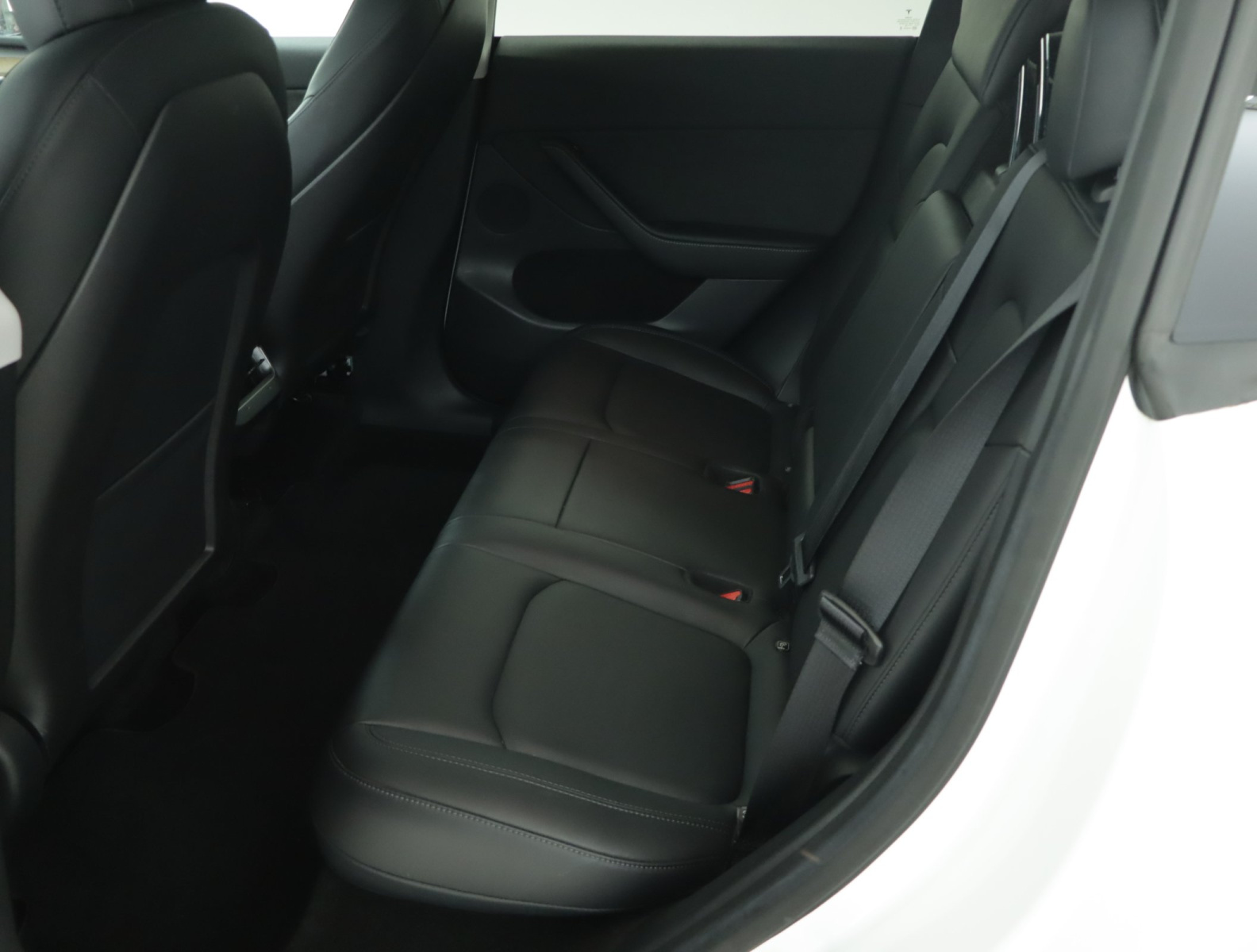 Tesla Model Y Long Range AWD – fotografie 15