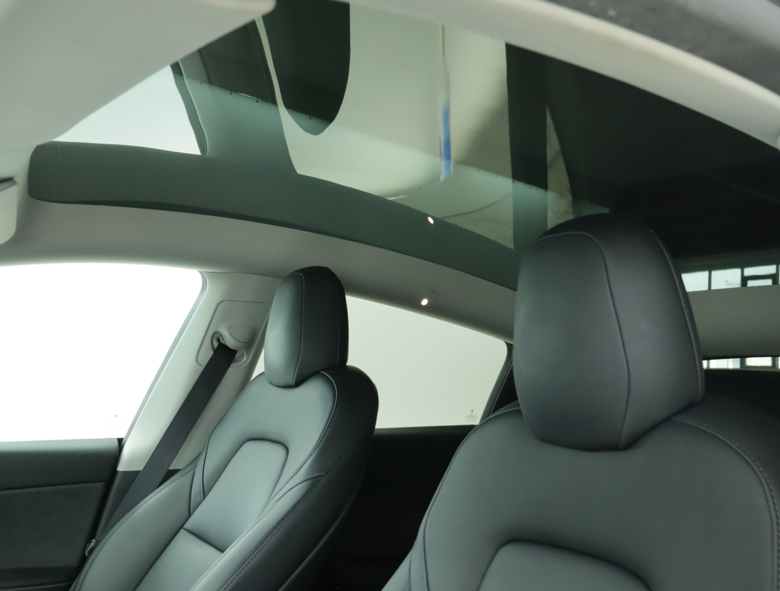 Tesla Model Y Long Range AWD – fotografie 24