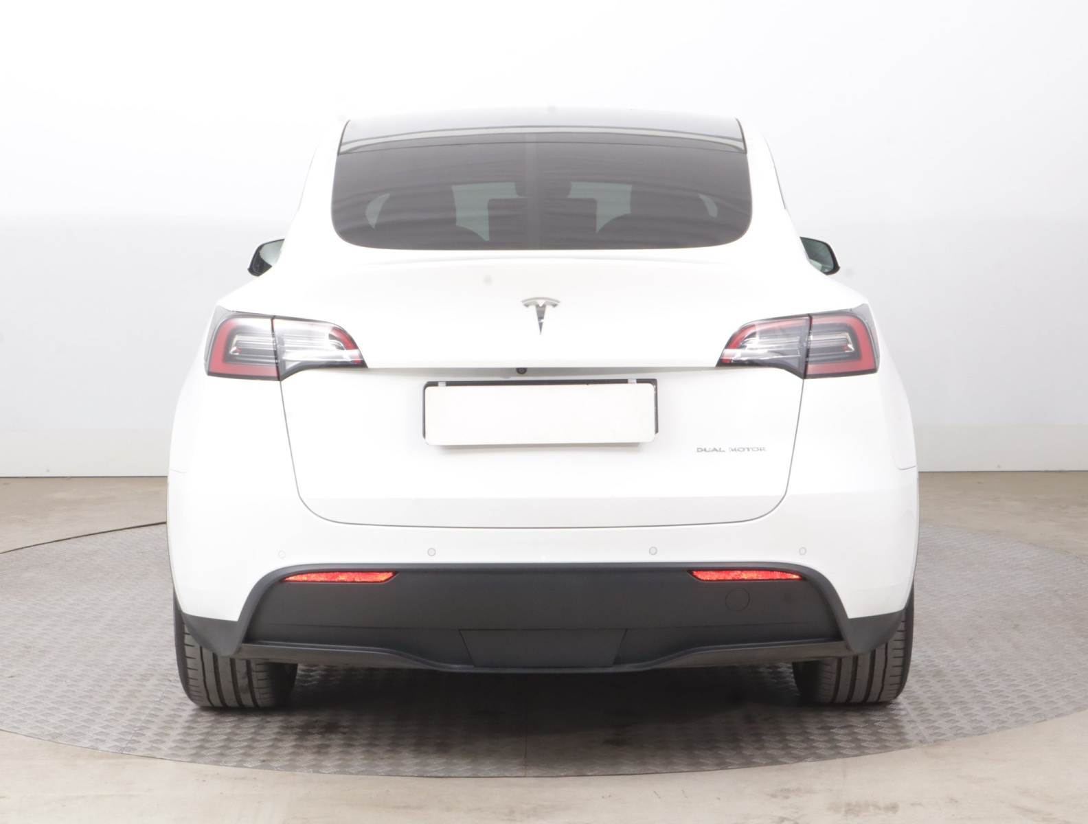 Tesla Model Y Long Range AWD – fotografie 6