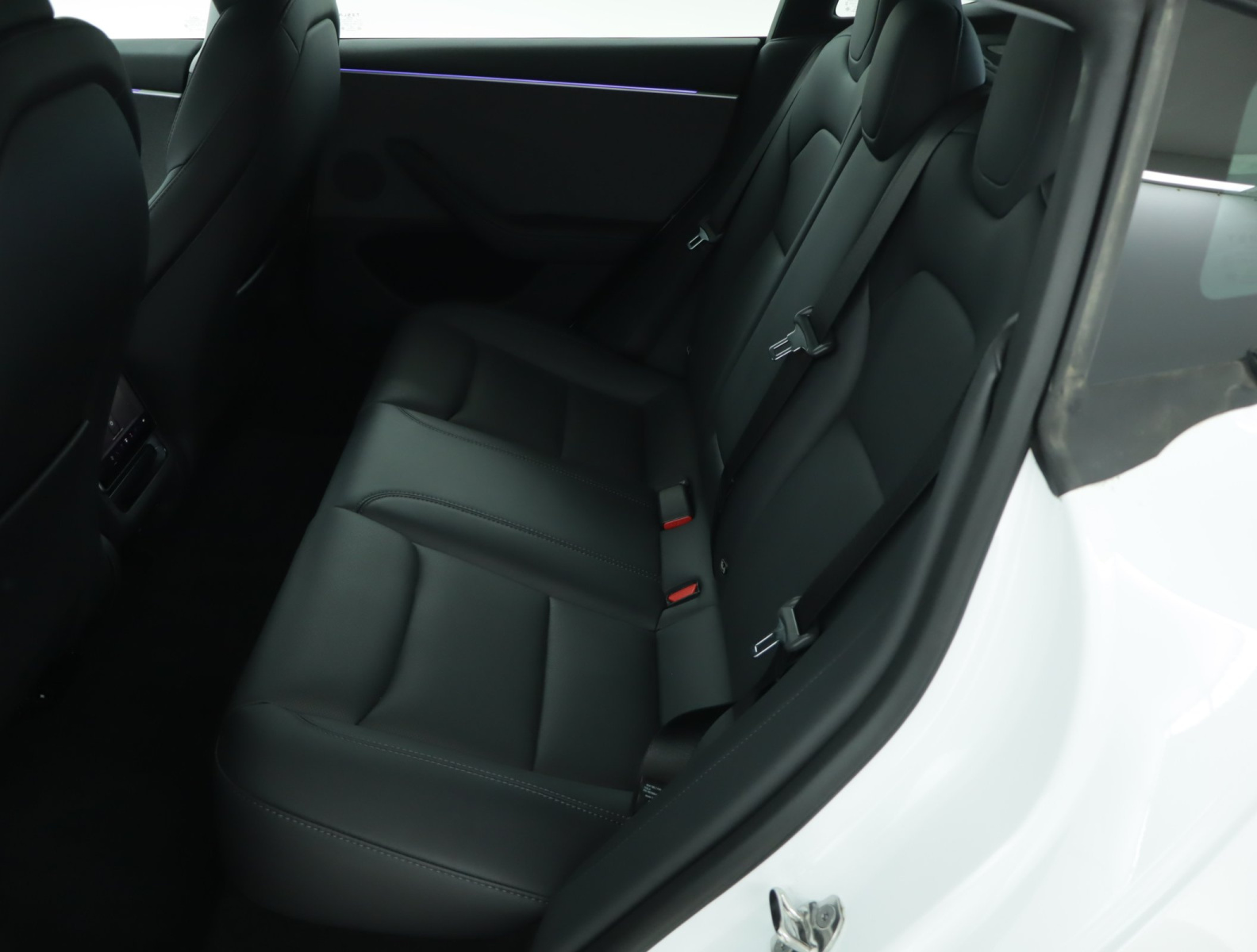 Tesla Model 3 Standard Range Plus – fotografie 15