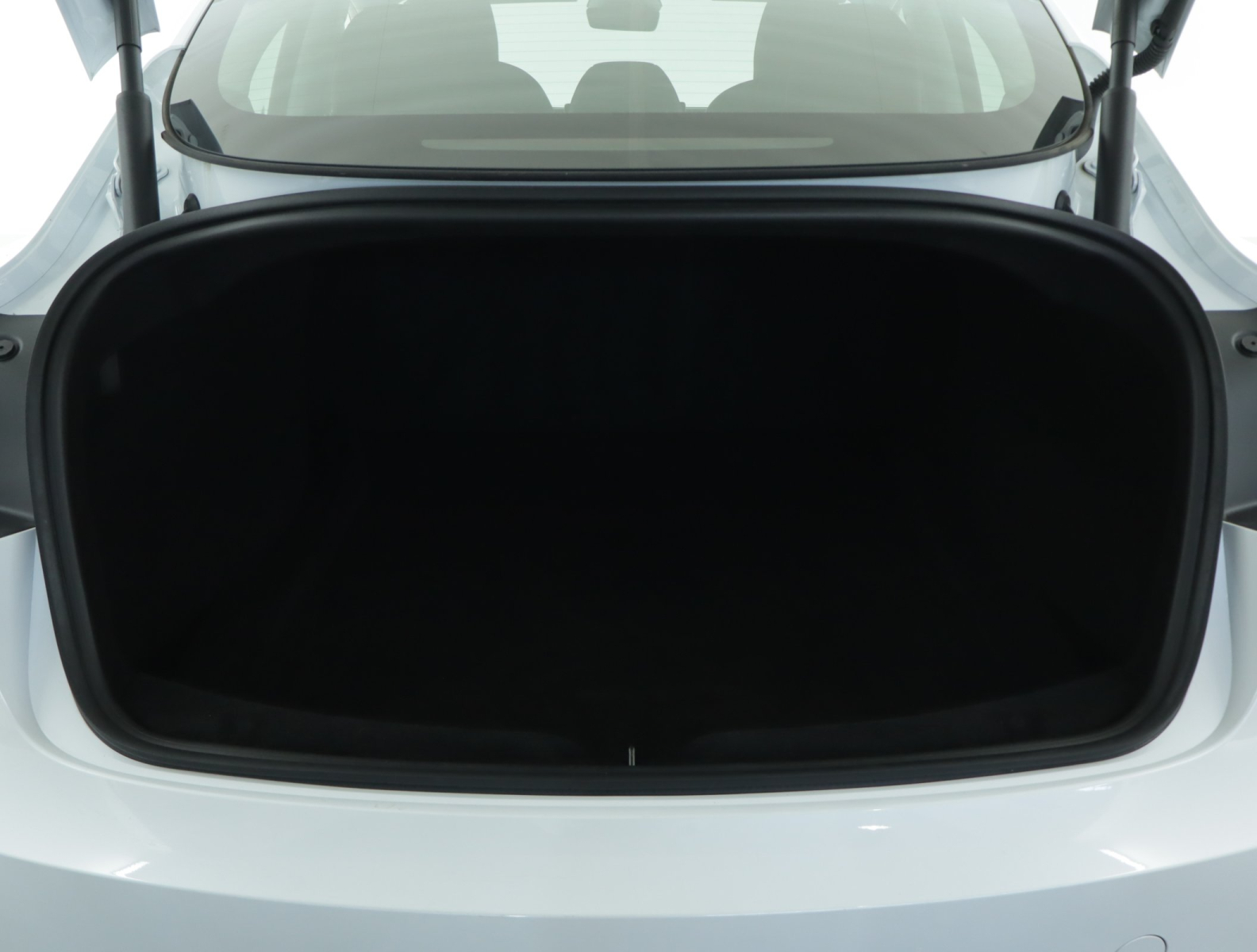 Tesla Model 3 - 2023
