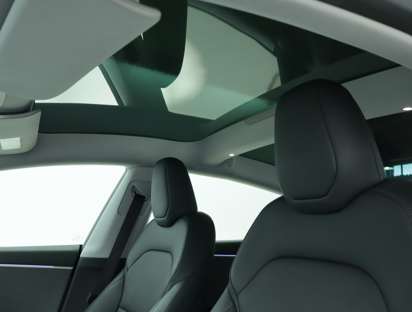 Tesla Model 3 Standard Range Plus – fotografie 22