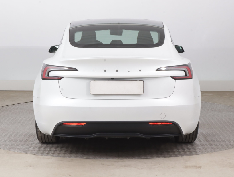 Tesla Model 3, 2023