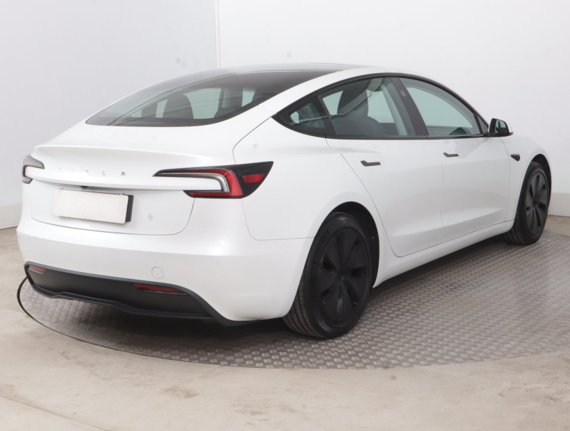 Tesla Model 3, 2023