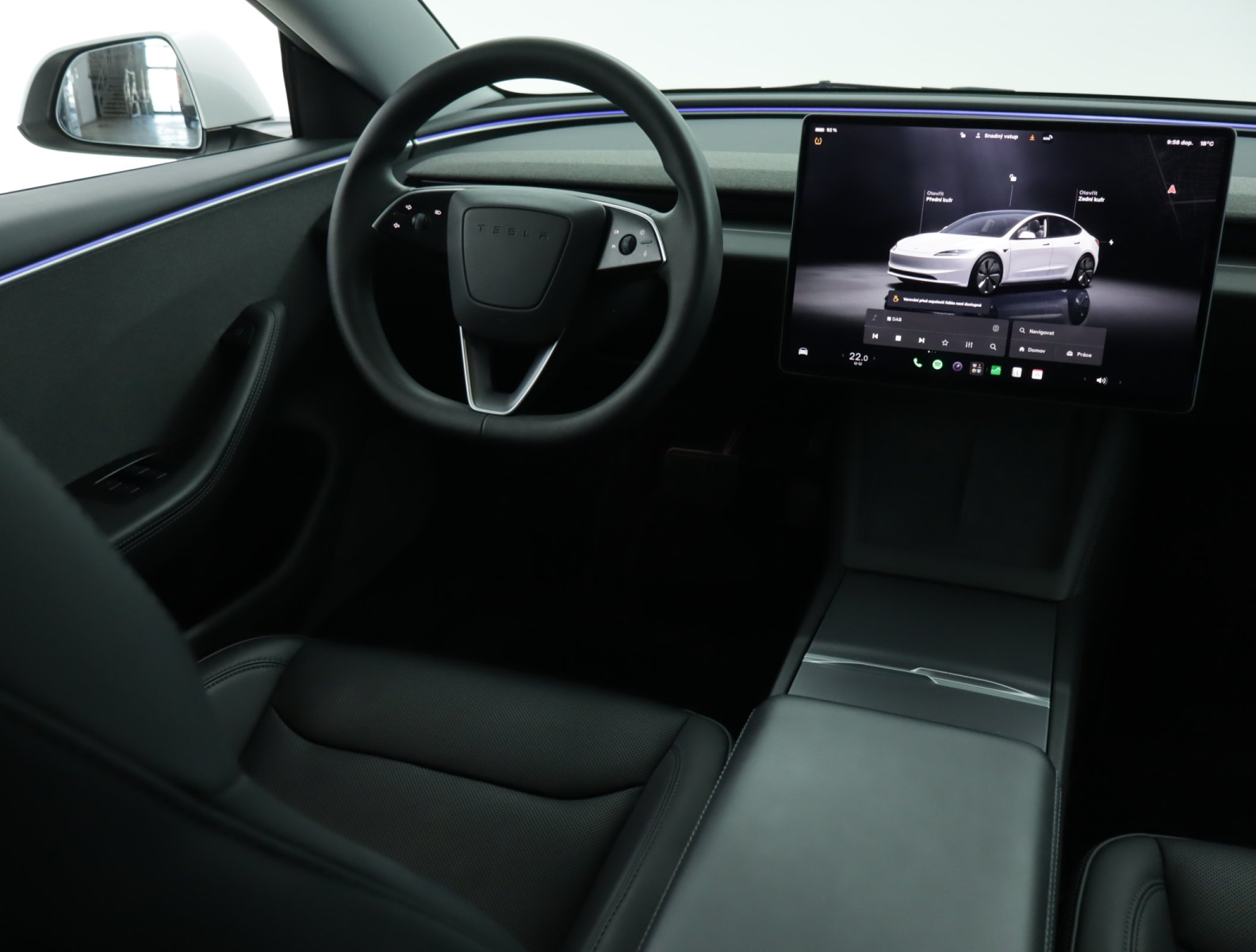 Tesla Model 3 Standard Range Plus – fotografie 9